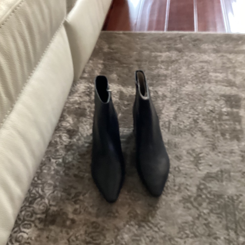 Short boots